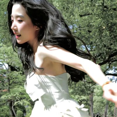 云雾笼罩的山峰
